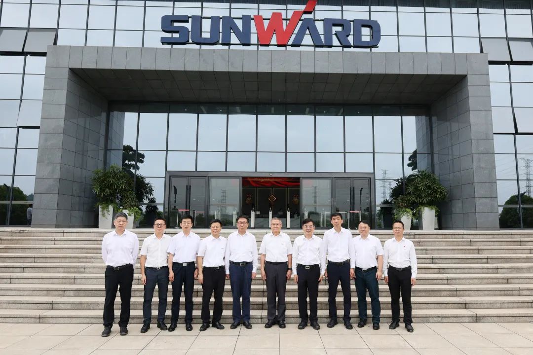 中国联通集团副总司理梁宝俊到访永利集团官网智能