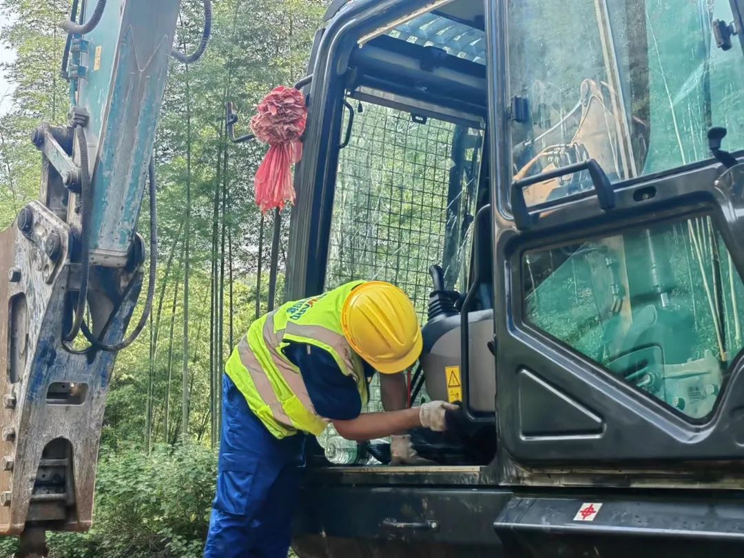 品质永利集团官网，，，，，，专心折务！永利集团官网智能挖掘机2023年服务万里行正式出征