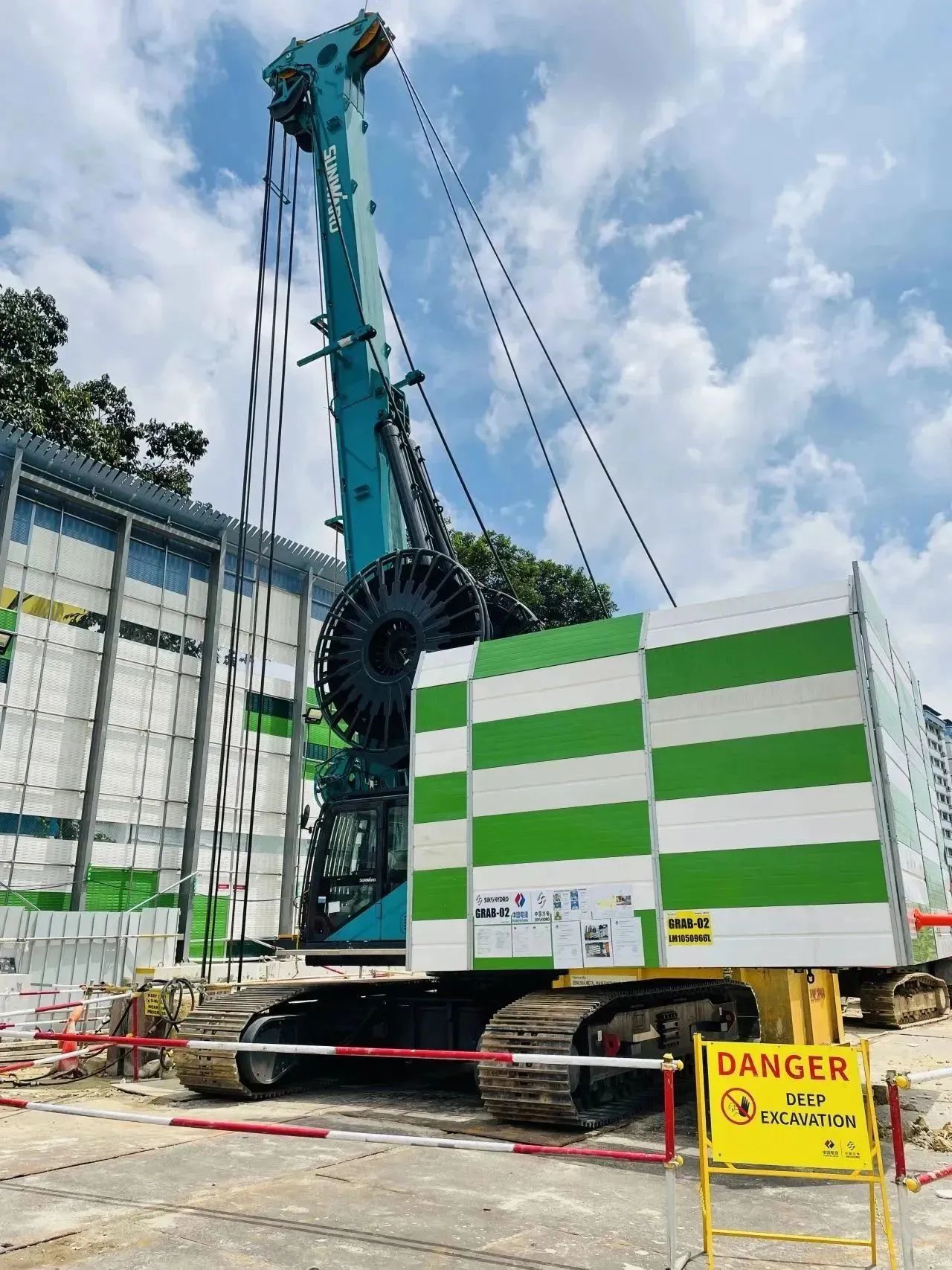 助力海内国际重大工程！永利集团官网智能液压抓斗实力“出圈”