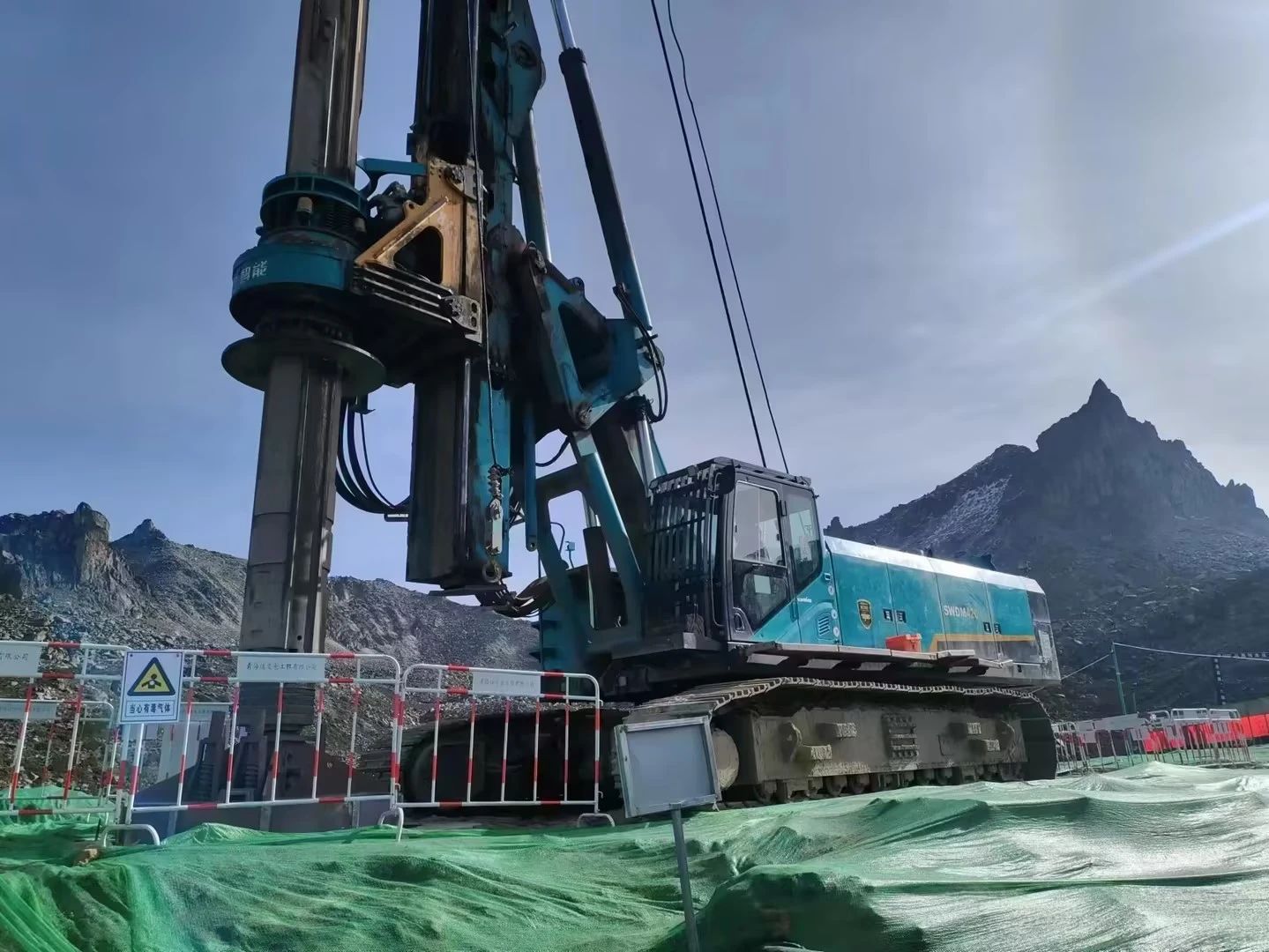 助力天下最高海拔特高压直流输电工程，，，，，，永利集团官网智能旋挖钻机展现硬核实力