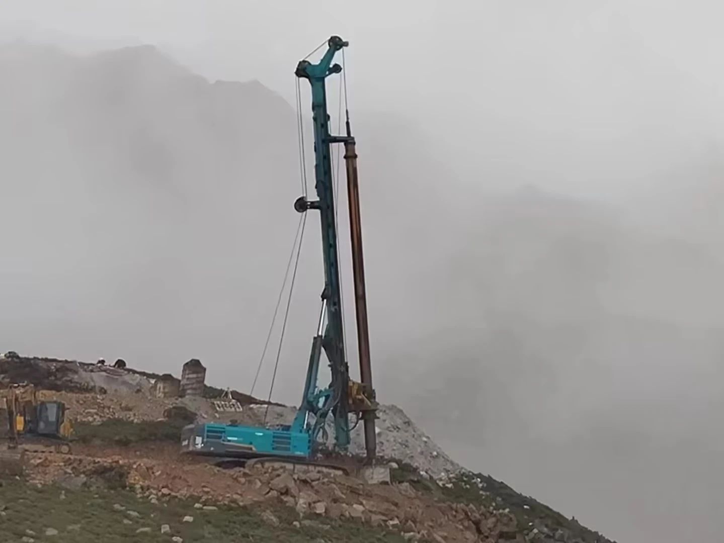 助力天下最高海拔特高压直流输电工程，，，，，，永利集团官网智能旋挖钻机展现硬核实力