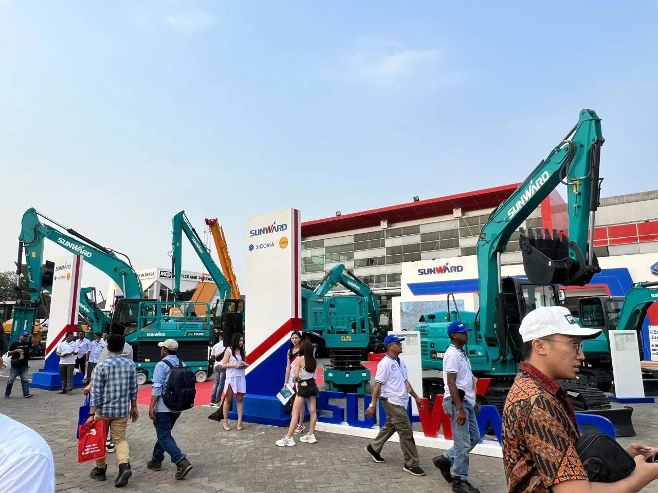 深耕细作，，，，，逆势增添！永利集团官网智能艳服亮相印尼雅加达矿业展