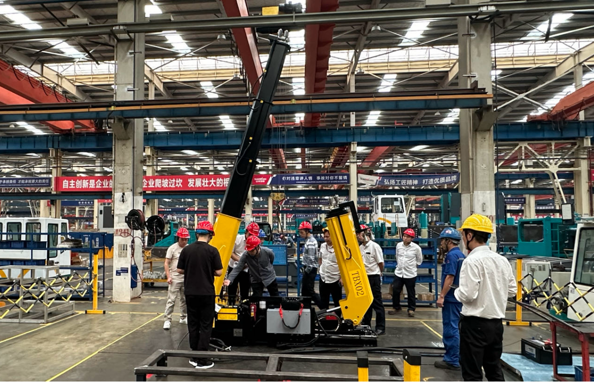 永利集团官网智能首套抬拨线作业装置通过国家铁路系统准入判断