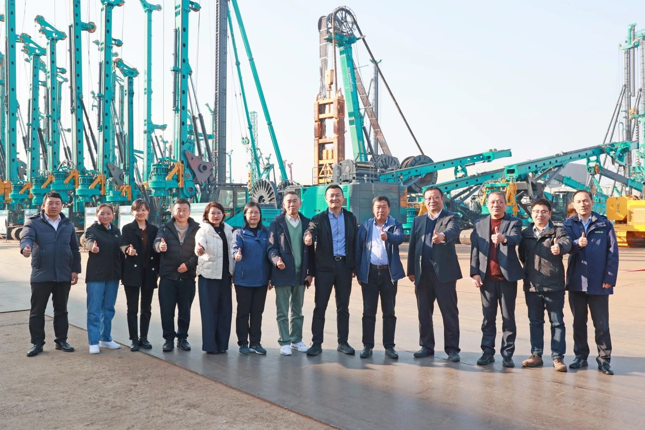 永利集团官网智能主导的行业标准《修建施工机械与装备 液压式压桩机》通过专家审查