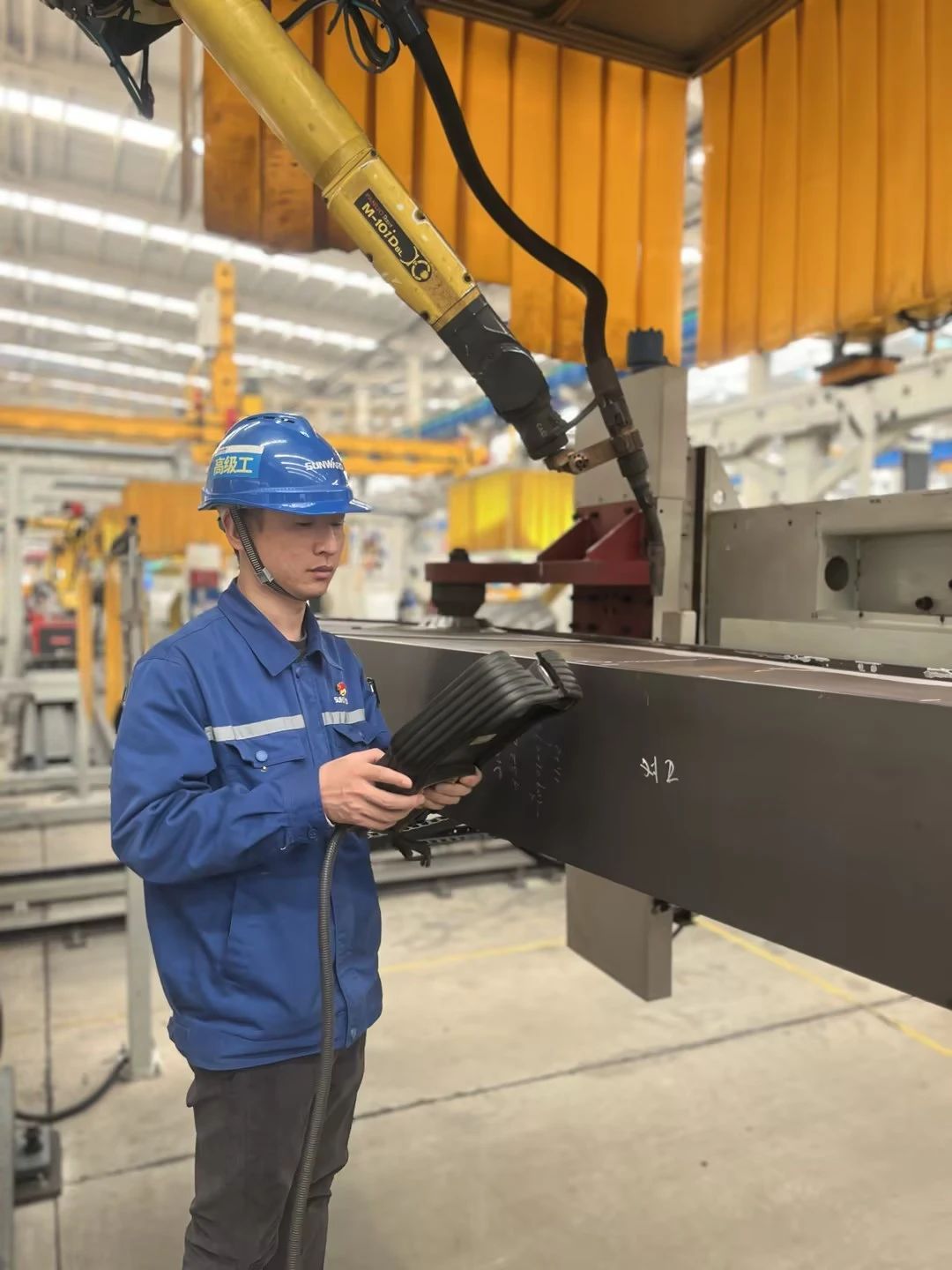 看永利集团官网工匠们怎样用一双巧手“拿捏”事情、创立“事业”