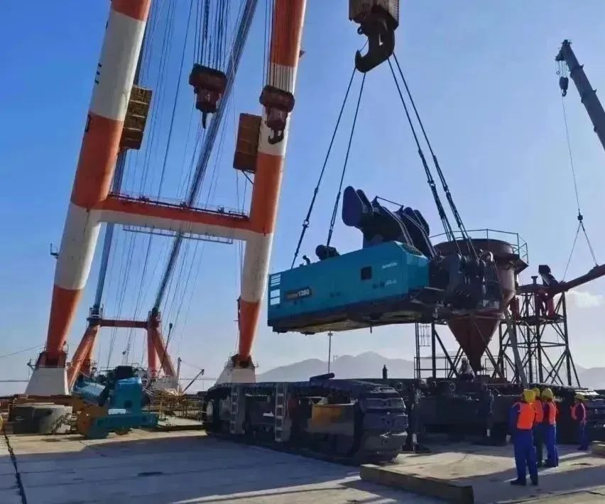 周全告捷！永利集团官网智能超等旋挖钻机圆满完成甬舟铁路西堠门公铁两用大桥桩基施工使命