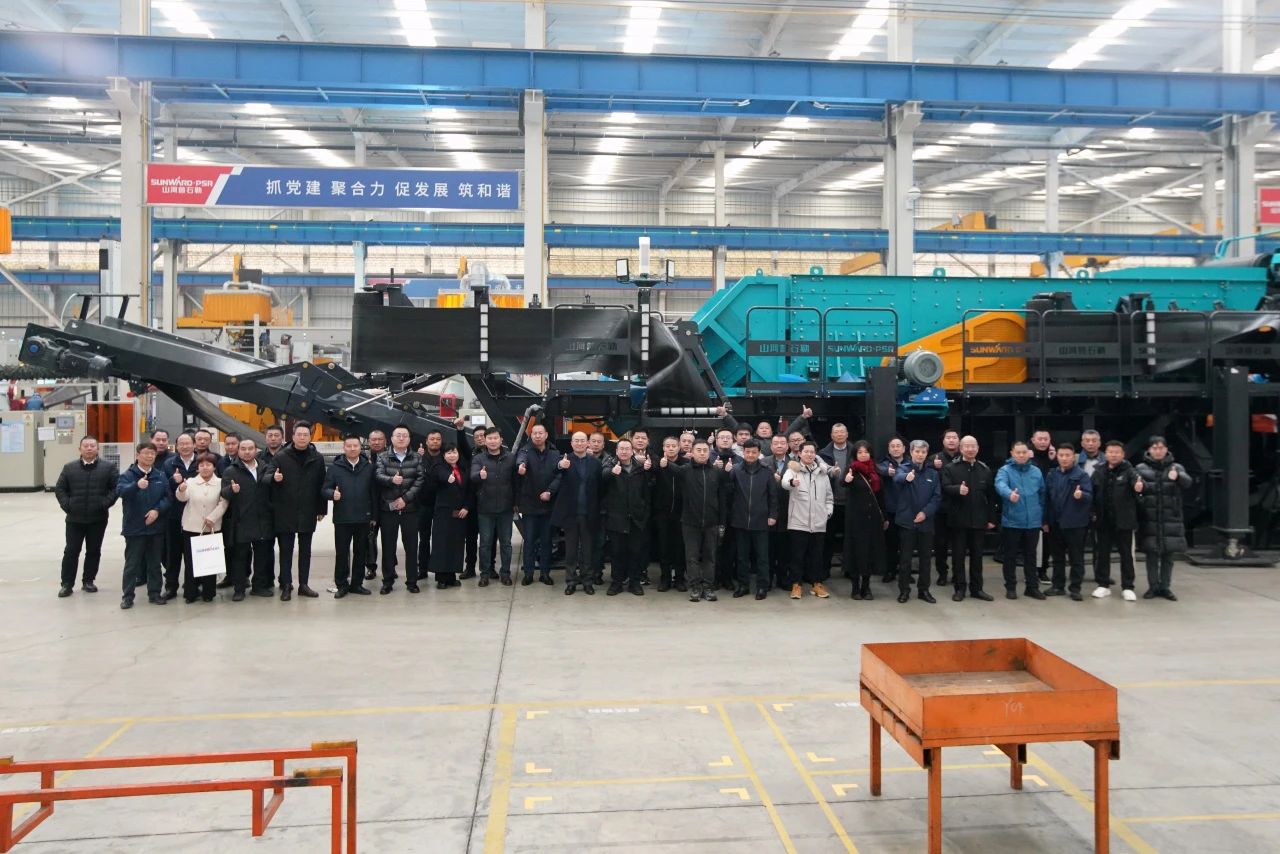 启新程，，，，向未来！永利集团官网矿岩揭牌庆典暨新春发货仪式圆满举行