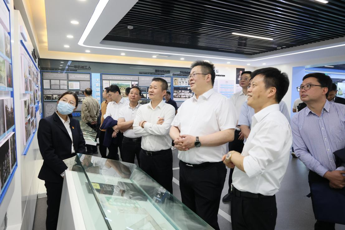 湖南钢铁集团党委书记、董事长李建宇到永利集团官网智能调研交流