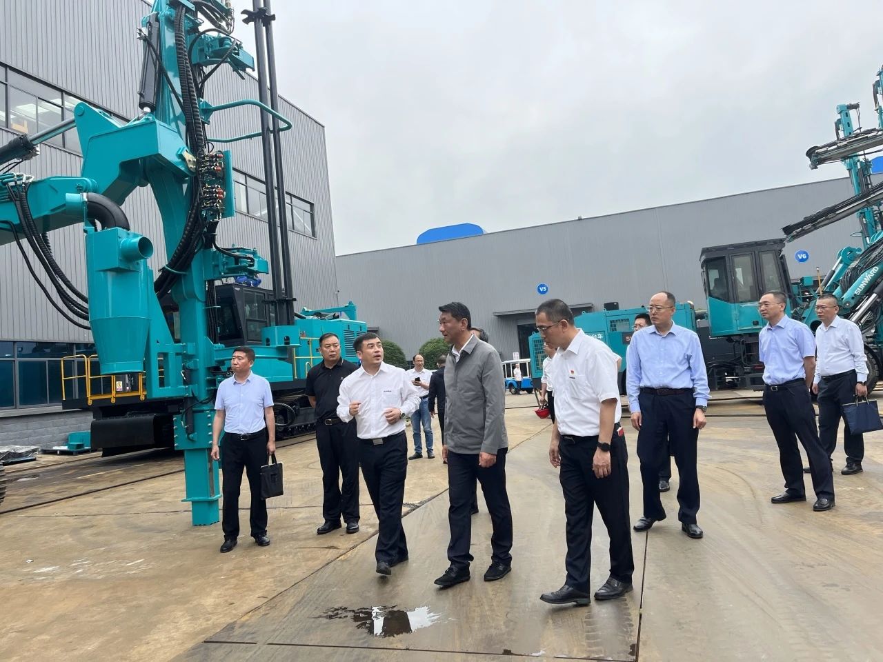 中煤平朔党委书记、董事长陈建一行调研永利集团官网智能