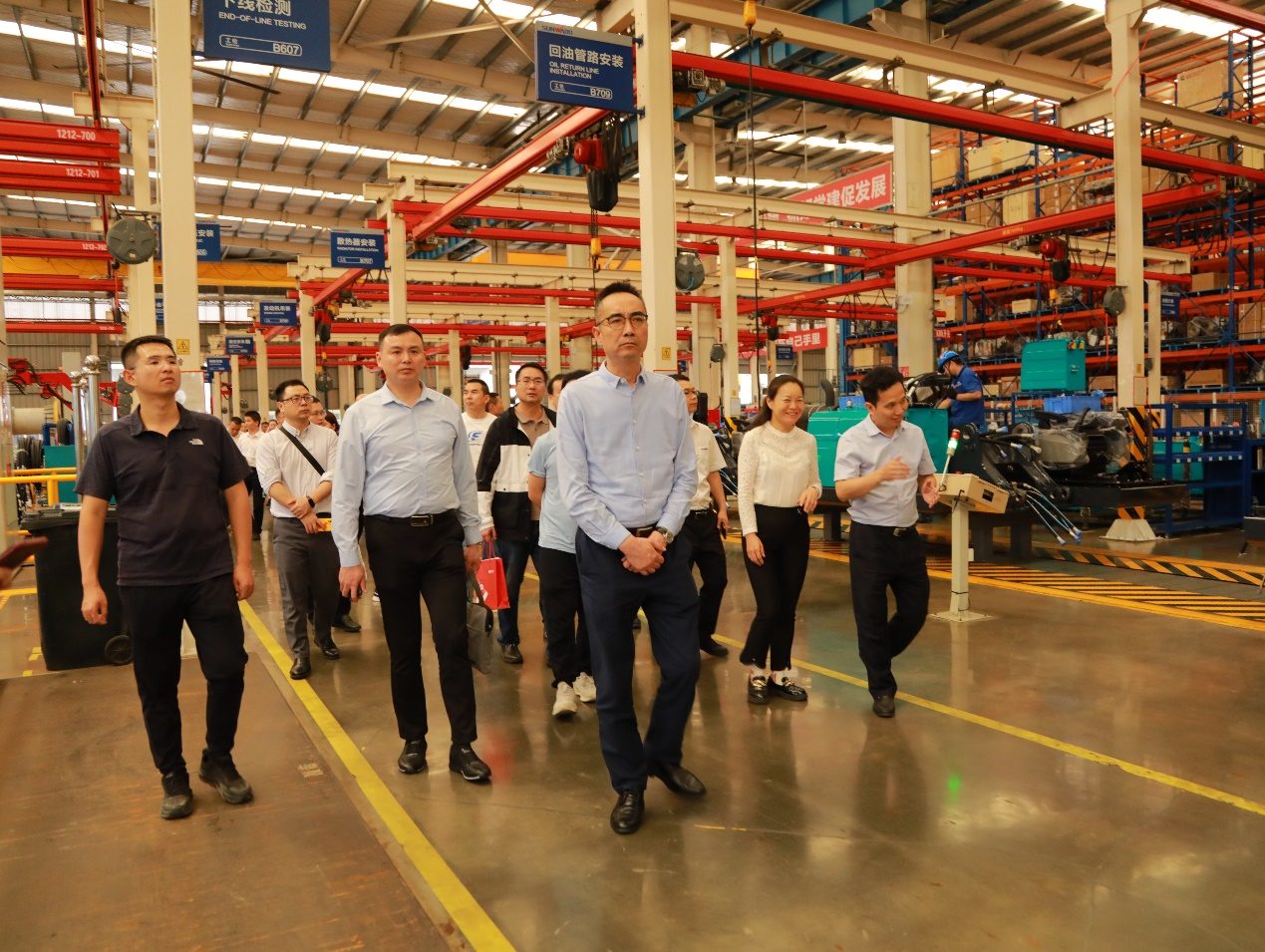 湘潭市工信局带队莅临永利集团官网智能开展智能制造现场观摩交流活动