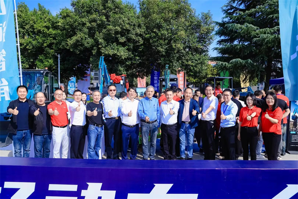 展现“掘”对实力！永利集团官网智能亮相2024微挖大会暨小型装备大会