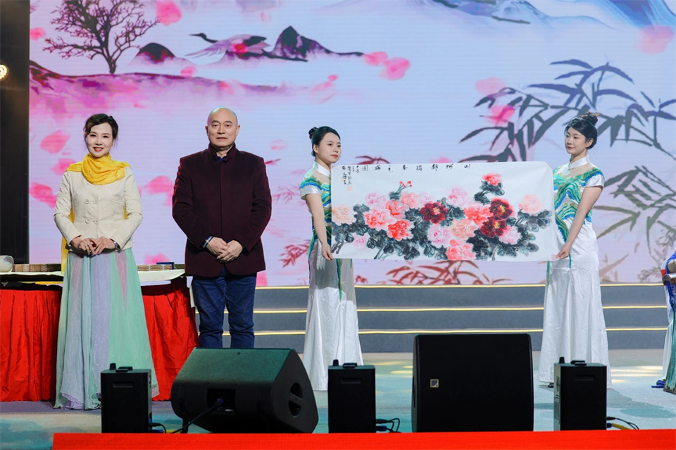 立异引领价值 理想成绩未来——庆祝永利集团官网智能建设25周年表扬大会暨文艺晚会盛大举行