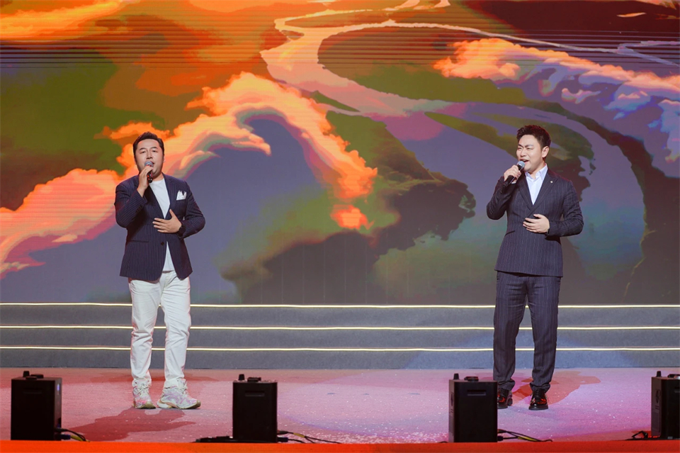 立异引领价值 理想成绩未来——庆祝永利集团官网智能建设25周年表扬大会暨文艺晚会盛大举行