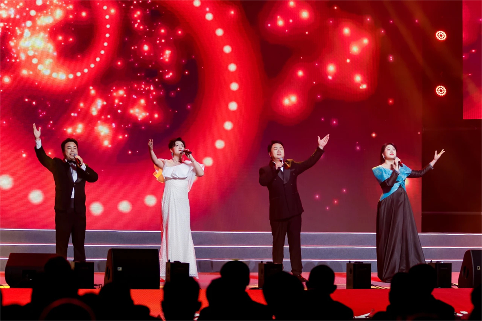 立异引领价值 理想成绩未来——庆祝永利集团官网智能建设25周年表扬大会暨文艺晚会盛大举行