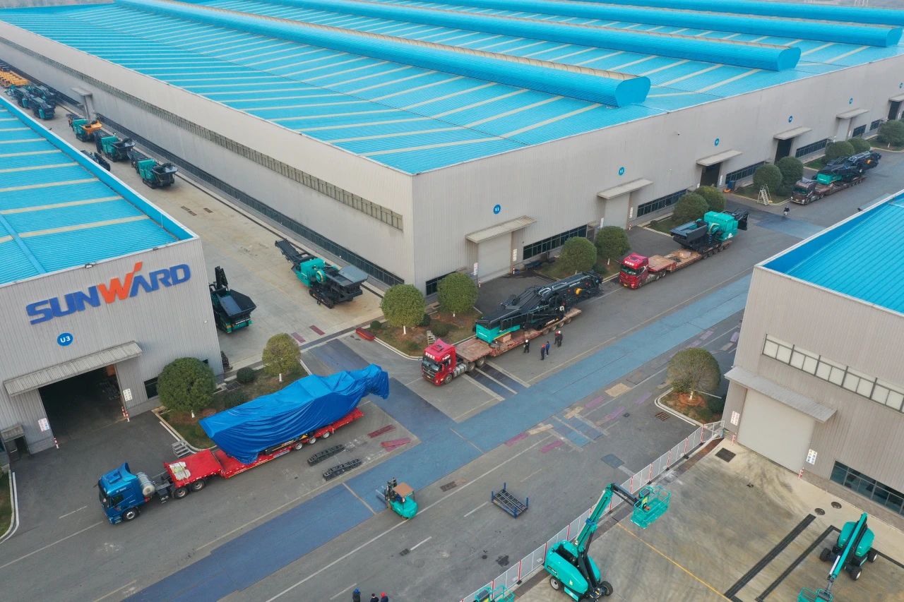 永利集团官网普石勒柴电一体移动破碎筛分装备热销外洋