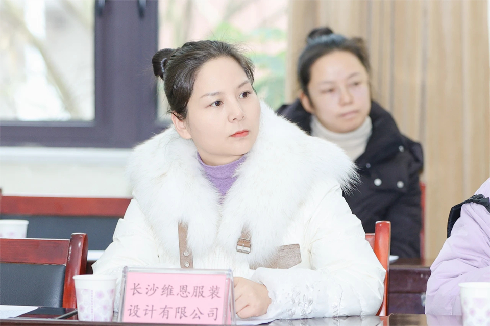 长龙街道、永利集团官网智能召开首届年货盛惠暨送春联文化惠民活动事情聚会