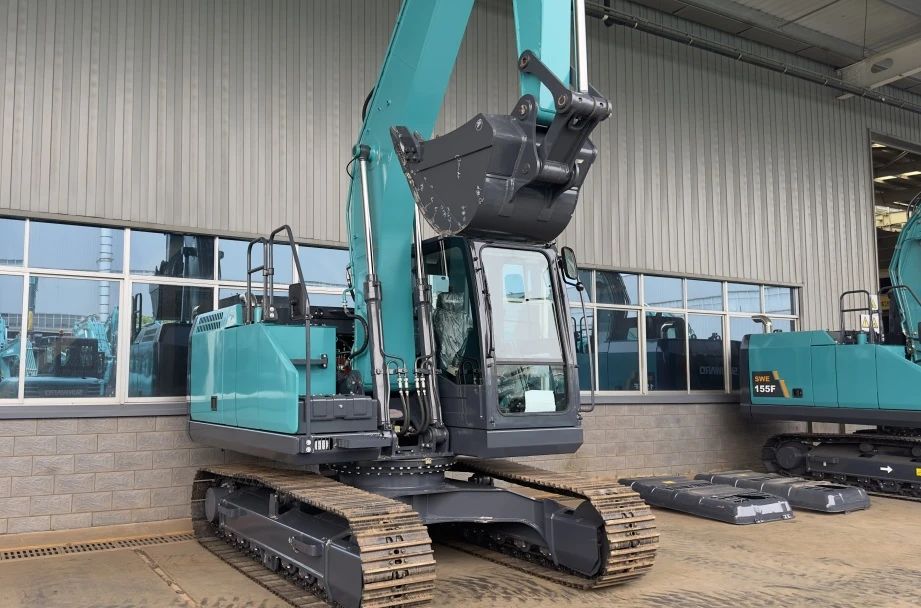 聚焦市场需求，，，，，，永利集团官网智能三款精品工程液压挖掘机乐成下线