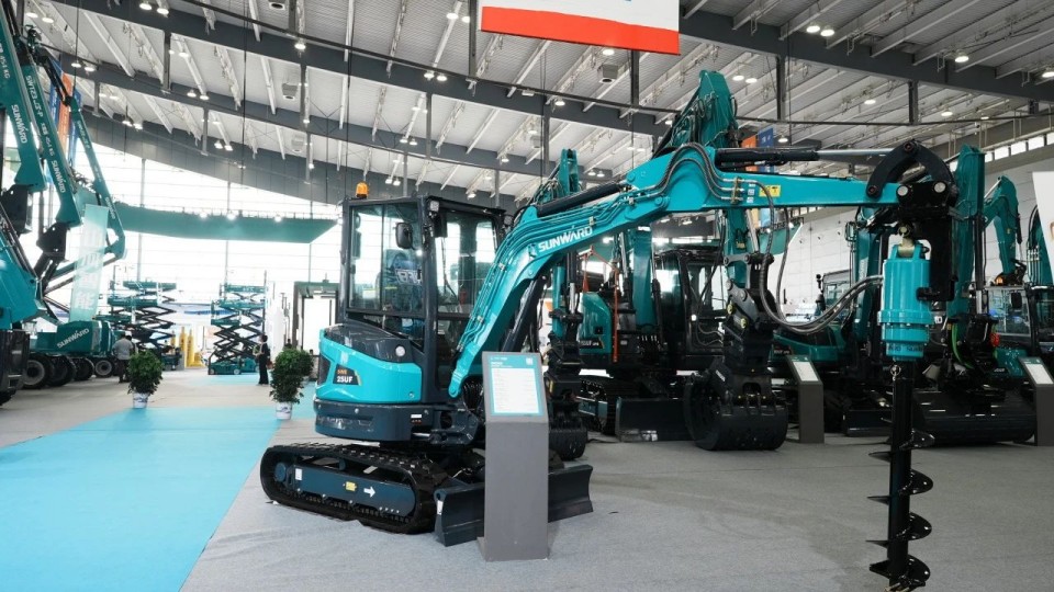 2025 CICEE | 从简单工具迈向多元化解决方案，，，永利集团官网智能泛起非凡挖掘机风范