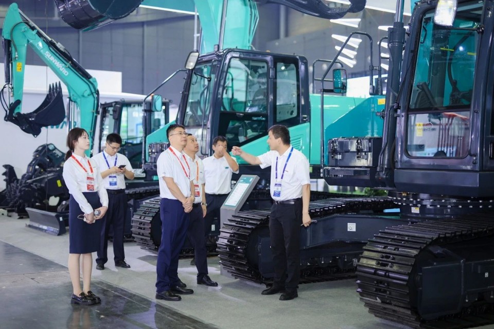 2025 CICEE | 从简单工具迈向多元化解决方案，，，永利集团官网智能泛起非凡挖掘机风范