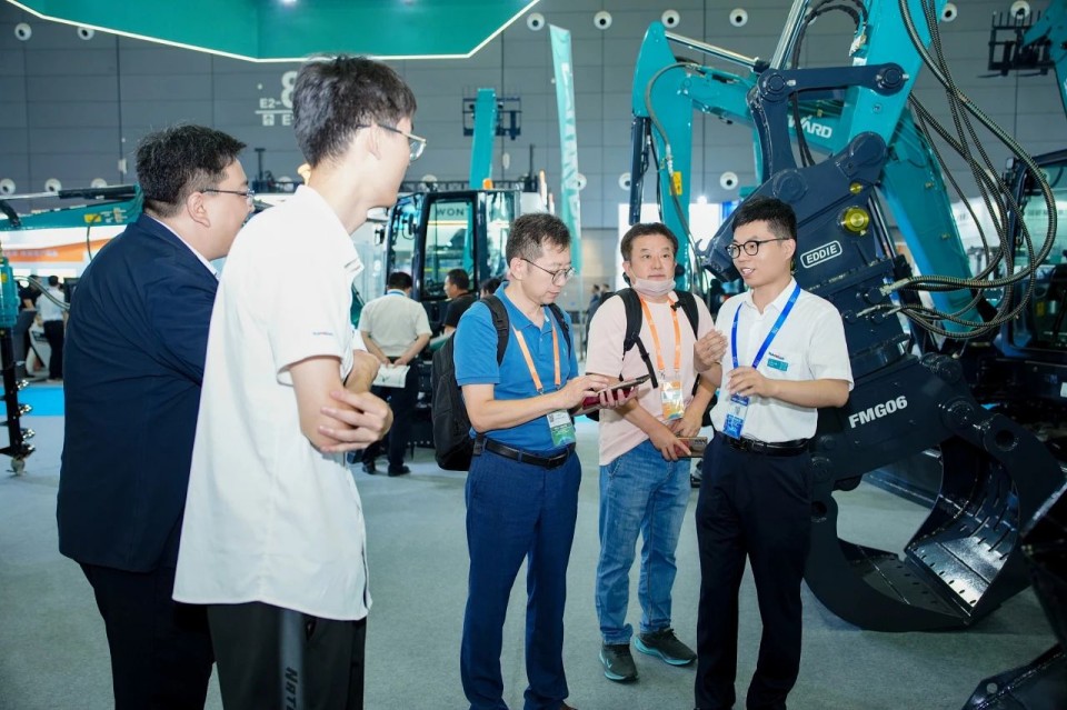 2025 CICEE | 从简单工具迈向多元化解决方案，，，永利集团官网智能泛起非凡挖掘机风范