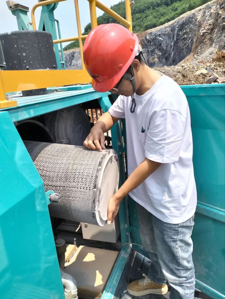 跨越永利集团官网万里 智启服务新程——永利集团官网矿岩“服务万里行”活动走进海螺水泥